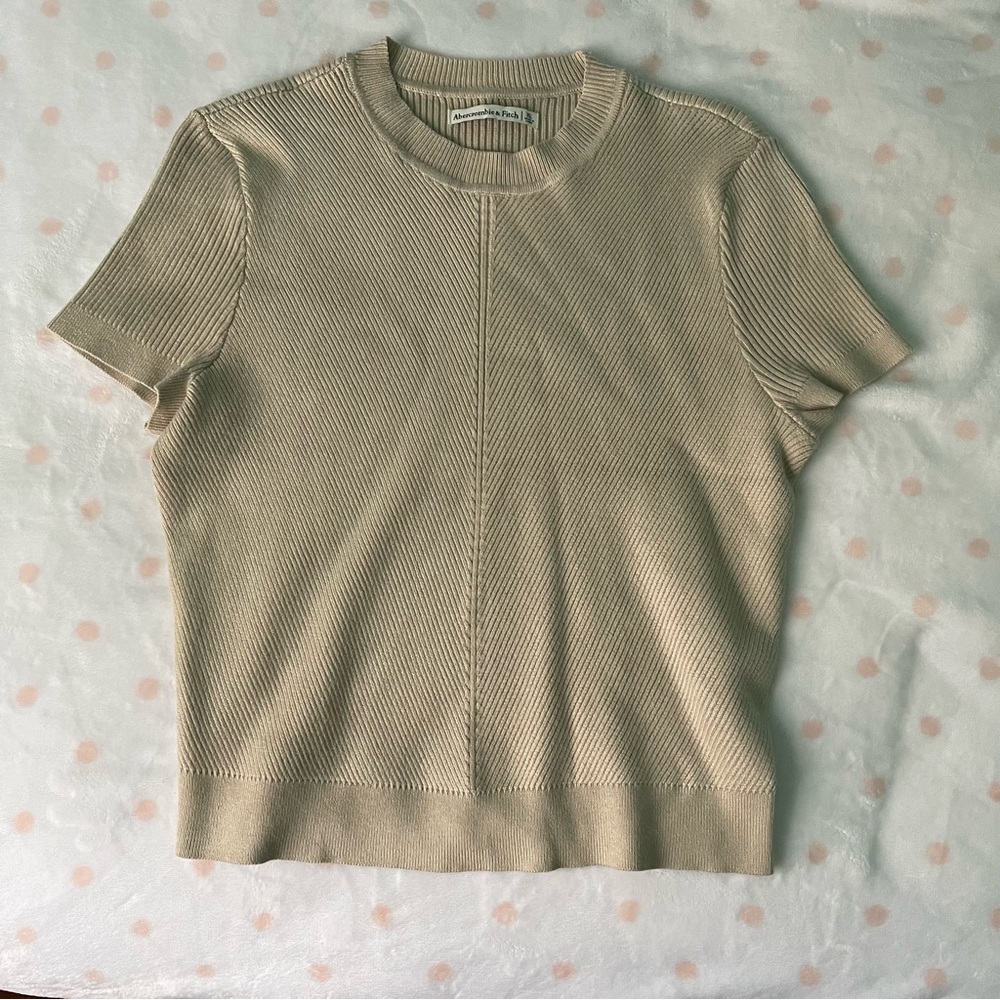 Abercrombie & Fitch Beige Short Sleeve Tee